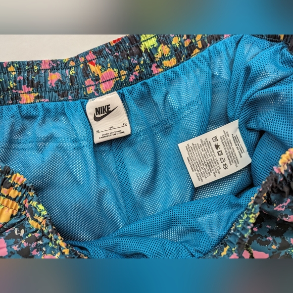 Nike Shorts XL - Picture 3 of 4